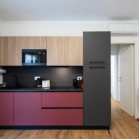 Apartamento Modern Red Flat In *