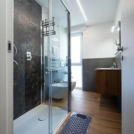 Apartamento Modern Red Flat In Verona